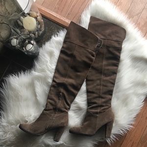 Beautiful Over-the-Knee Suede Boots by Restricted